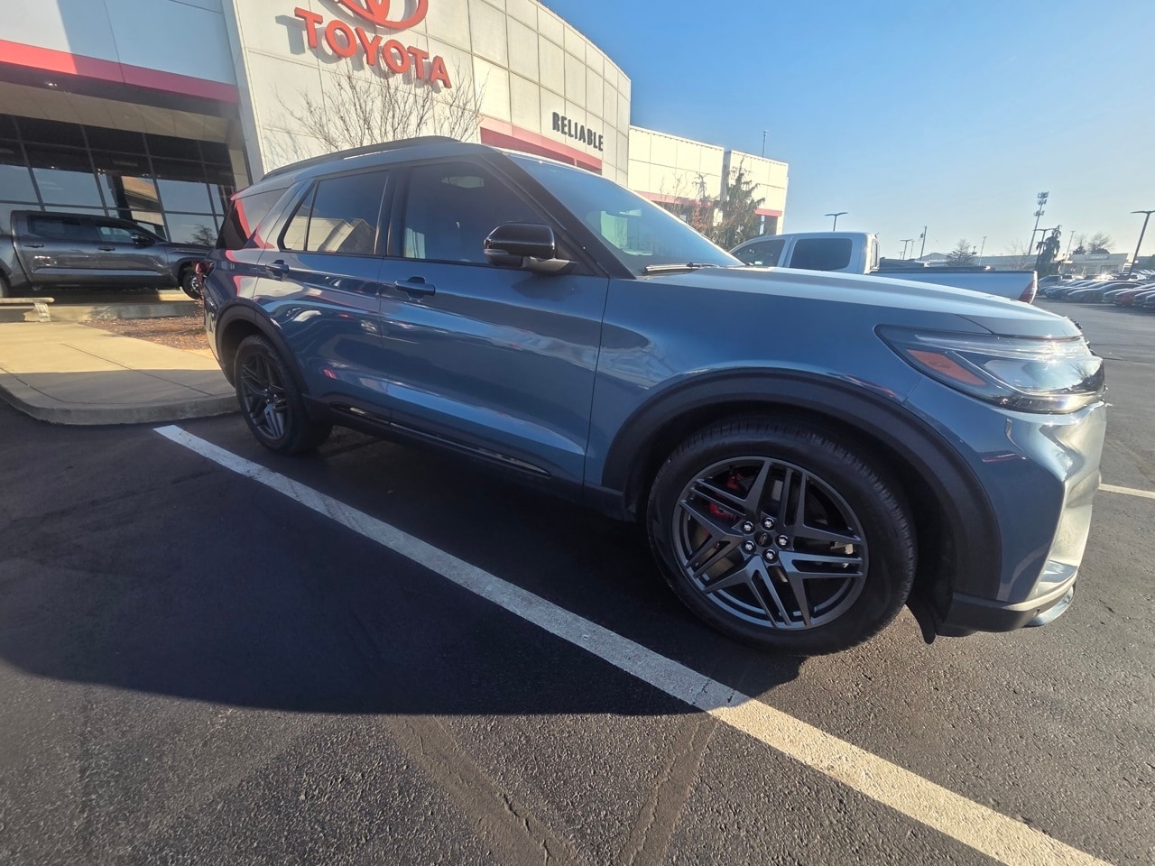 2025 Ford Explorer ST's photo