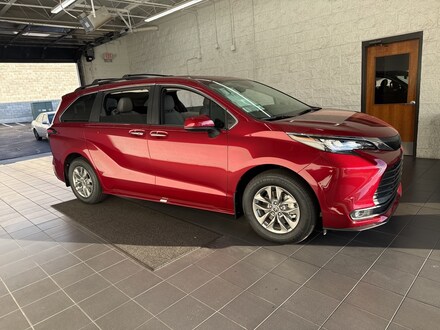 2025 Toyota Sienna XLE 7 Passenger Van Passenger Van