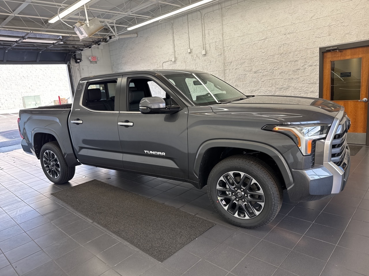 2026 Toyota Tundra Limited's photo