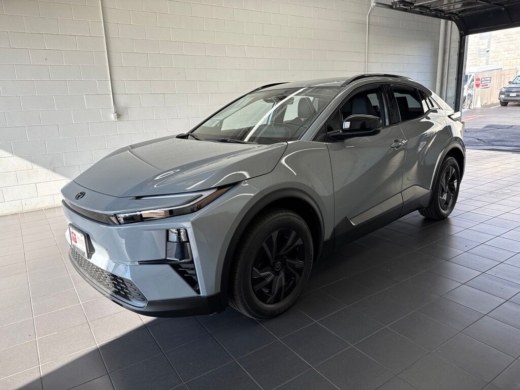 New 2026 Toyota C-HR SE SUV