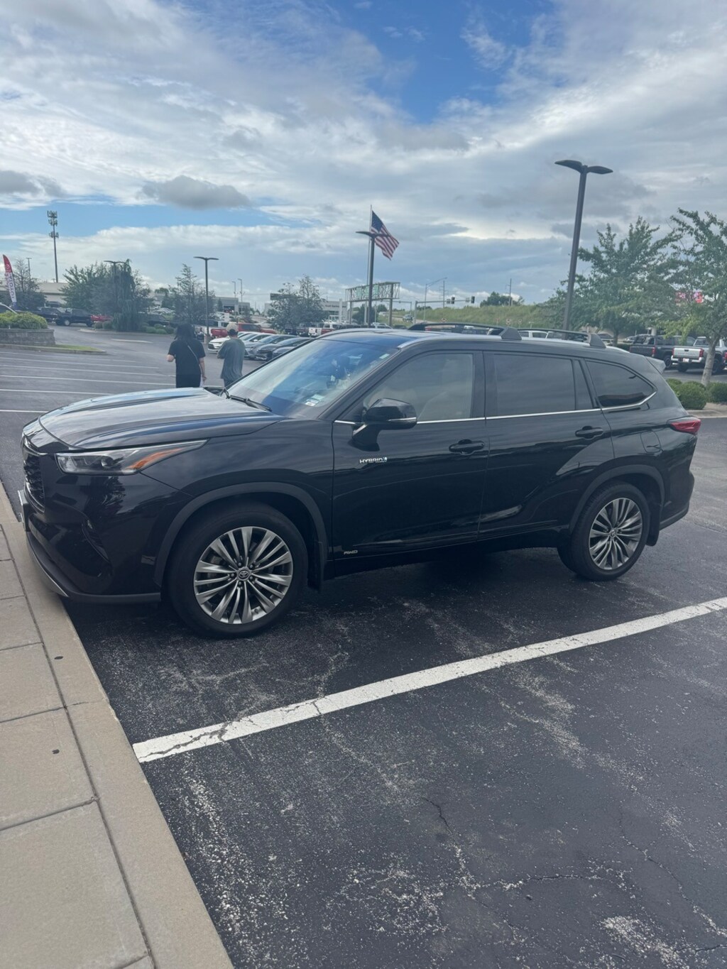 Used 2020 Toyota Highlander Hybrid Platinum SUV