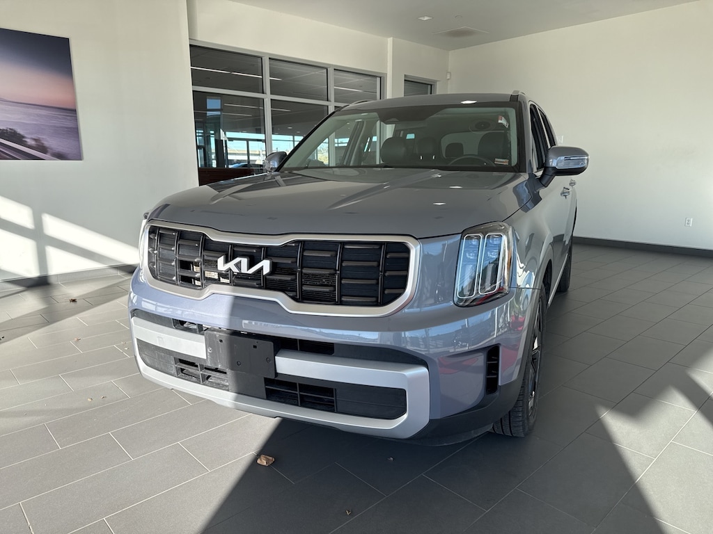 Used 2025 Kia Telluride S SUV