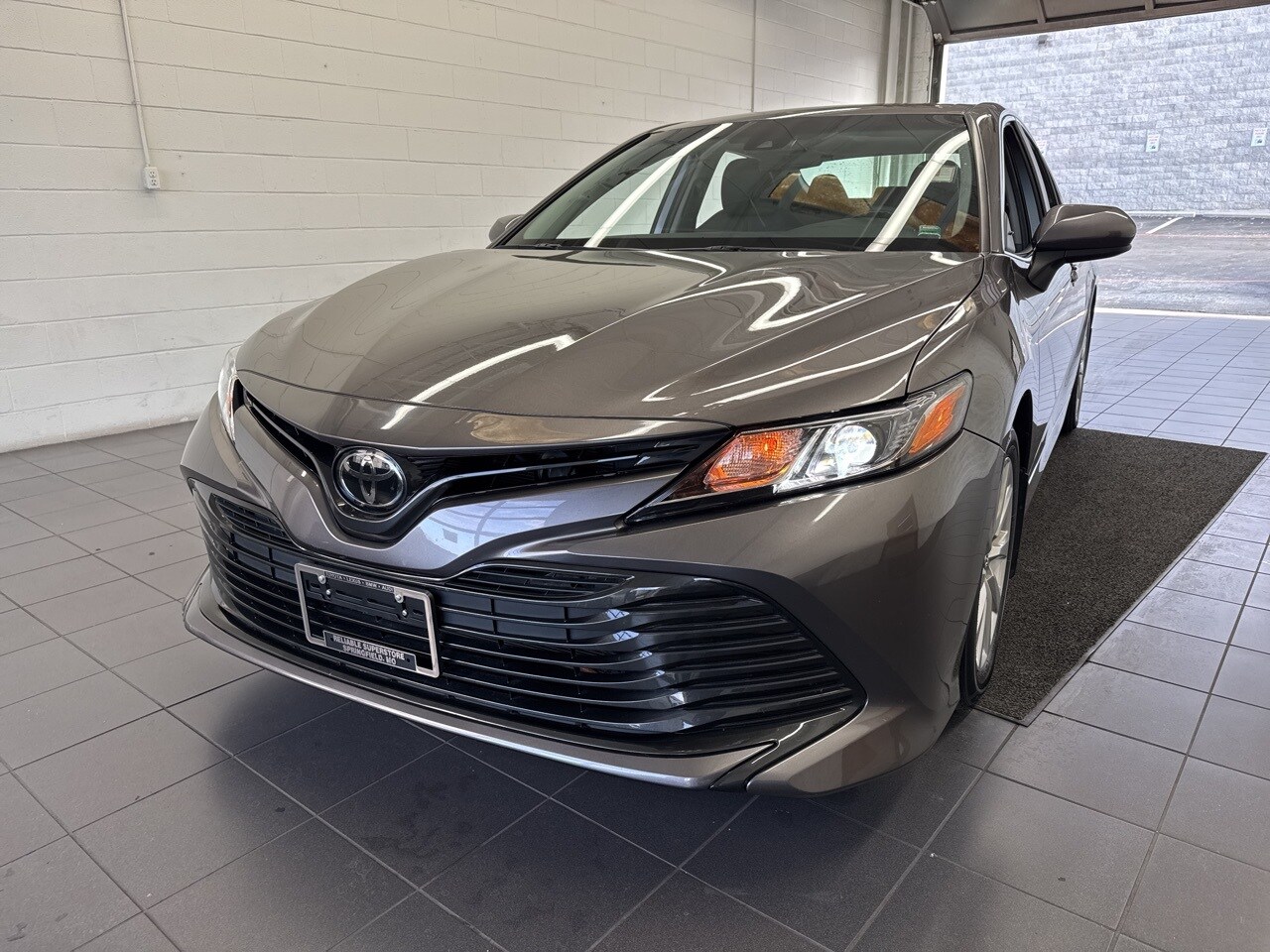 2018 Toyota Camry LE photo 3