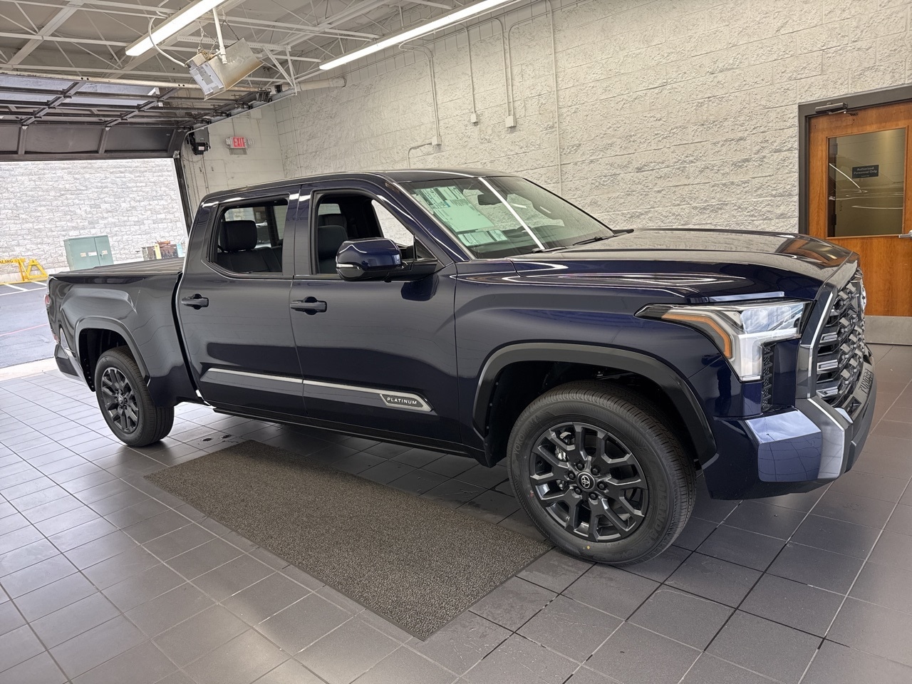2026 Toyota Tundra Platinum's photo