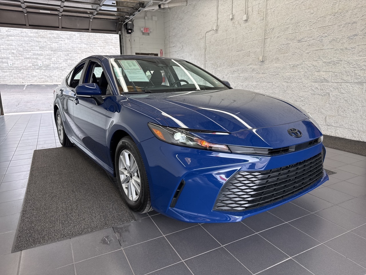 Used 2025 Toyota Camry LE with VIN 4T1DAACK9SU105760 for sale in Springfield, MO