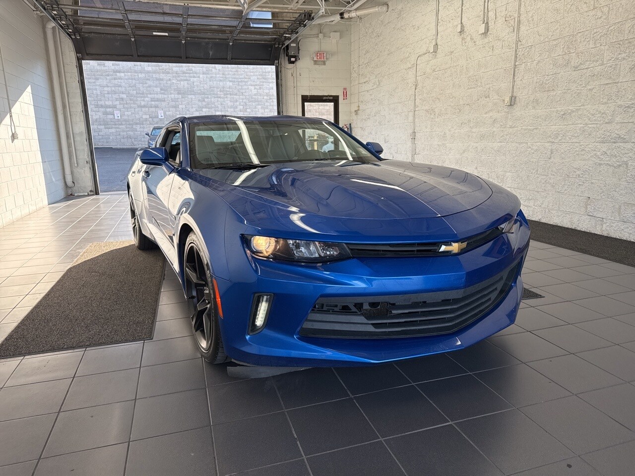 2016 Chevrolet Camaro 2LT photo 2