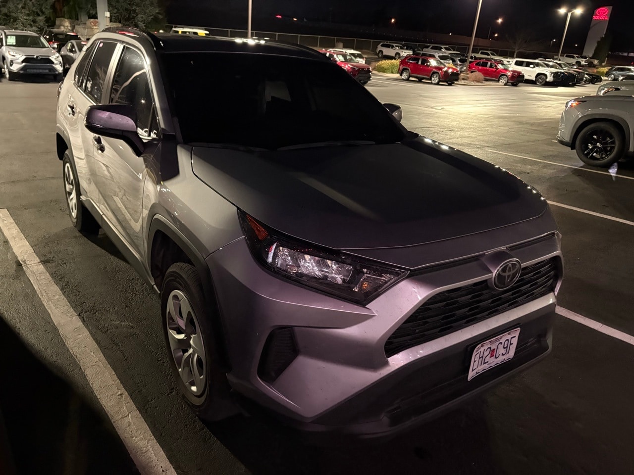 2021 Toyota RAV4 LE's photo