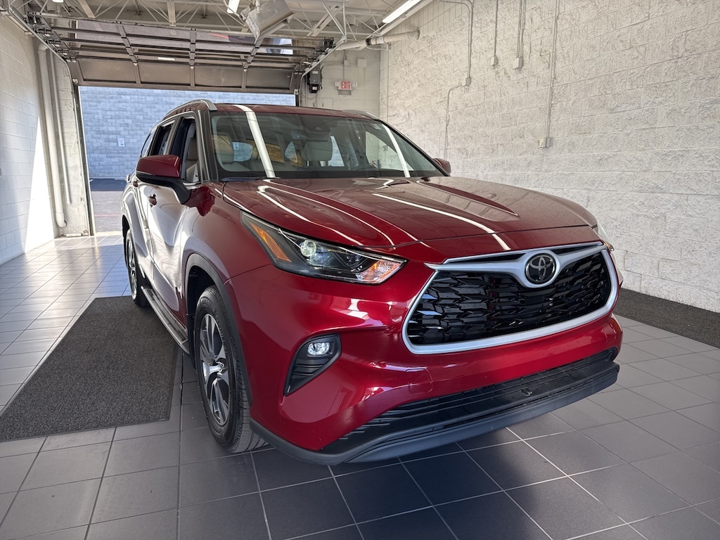Used 2023 Toyota Highlander XLE SUV