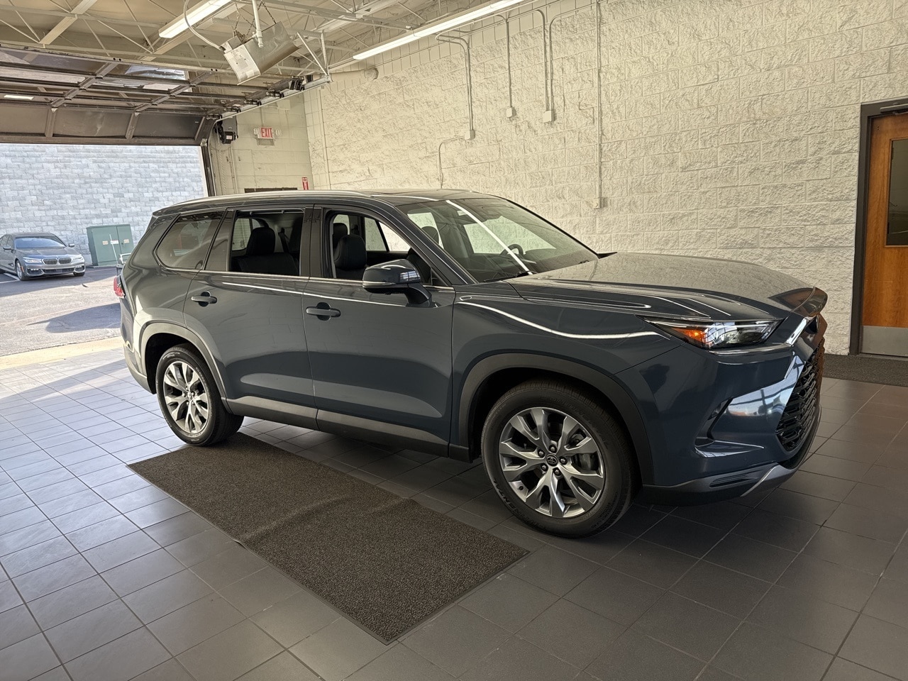 2024 Toyota Grand Highlander Limited's photo