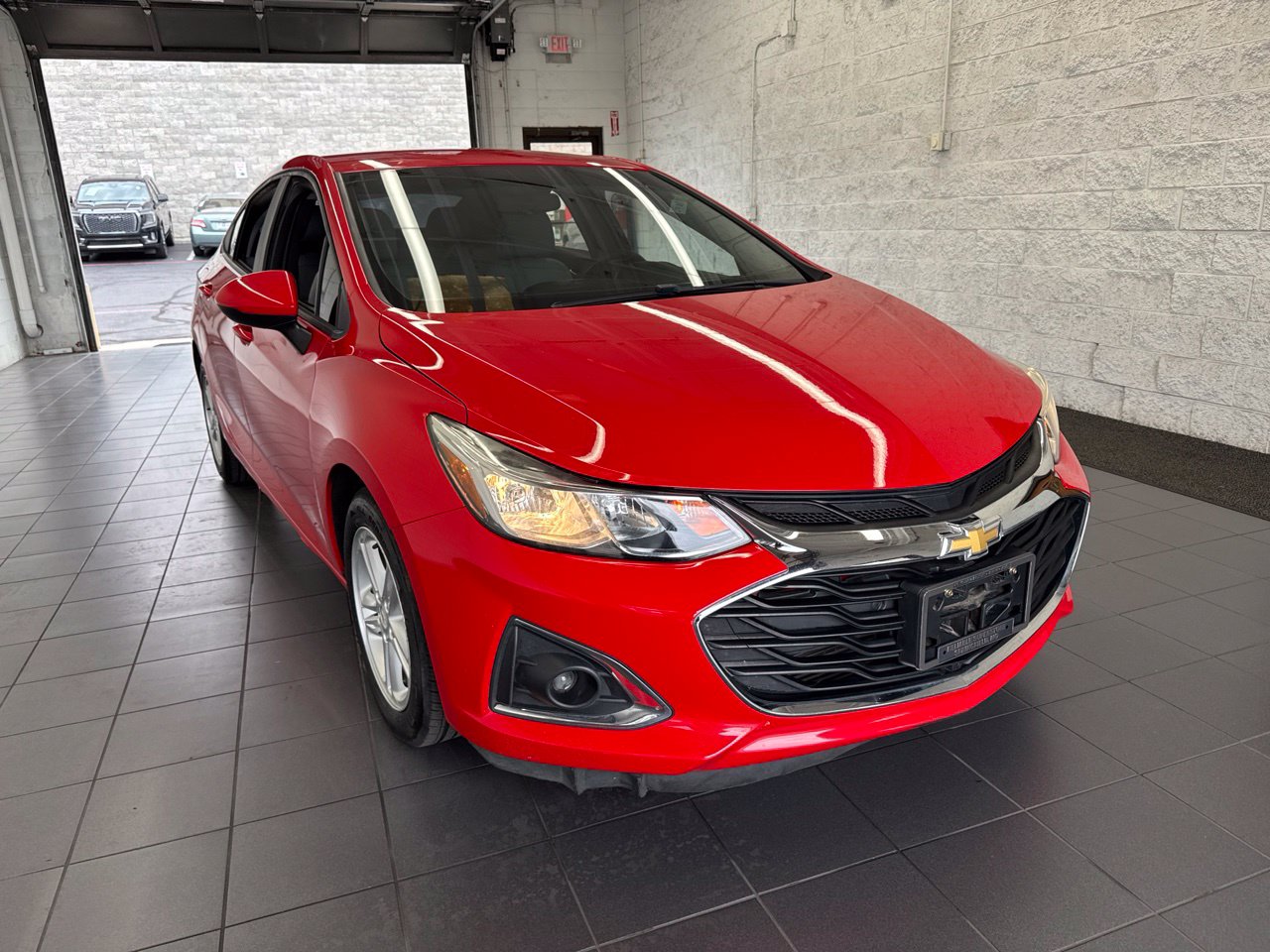 Used 2019 Chevrolet Cruze LS with VIN 1G1BC5SM1K7102973 for sale in Springfield, MO