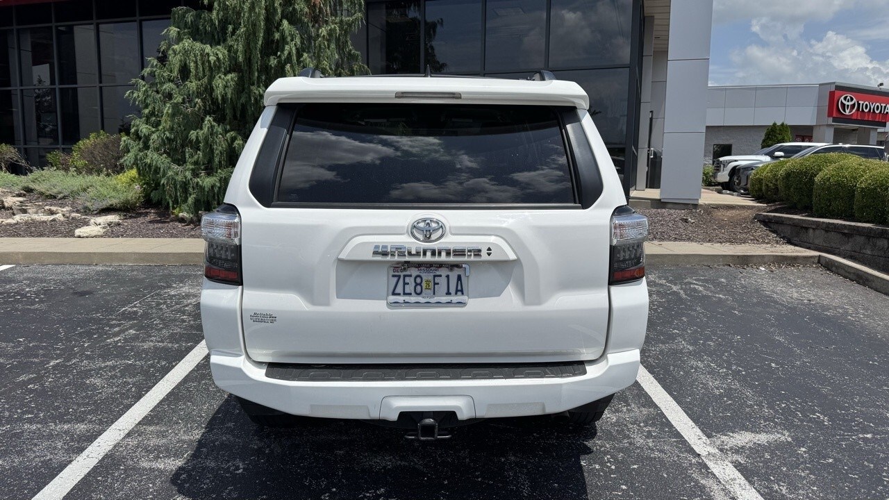 2020 Toyota 4Runner SR5 Premium photo 4