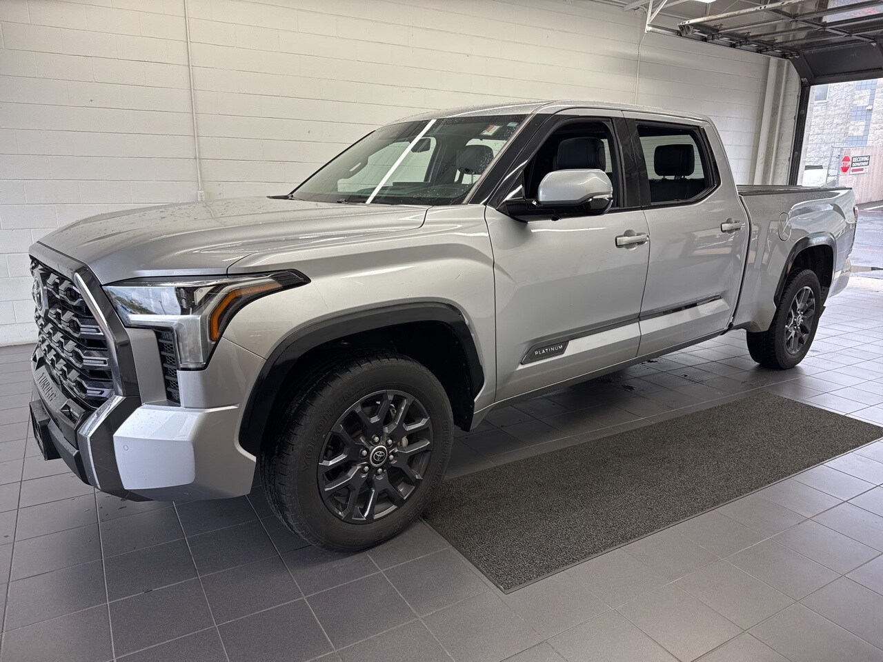 2023 Toyota Tundra Platinum photo 3