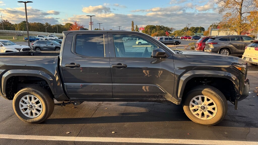 Used 2025 Toyota Tacoma SR Truck