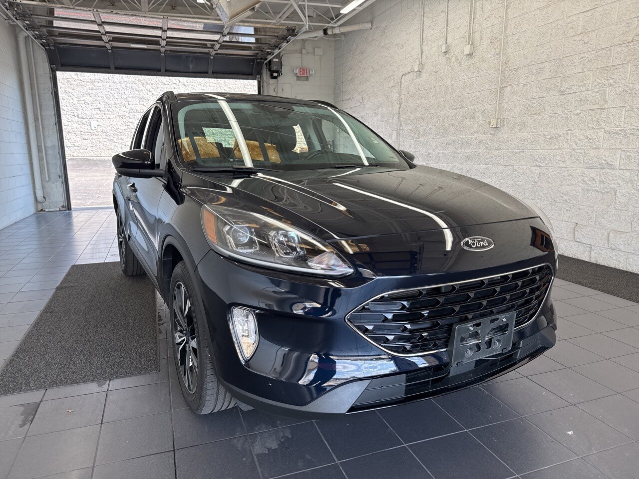 2021 Ford Escape SEL photo 2