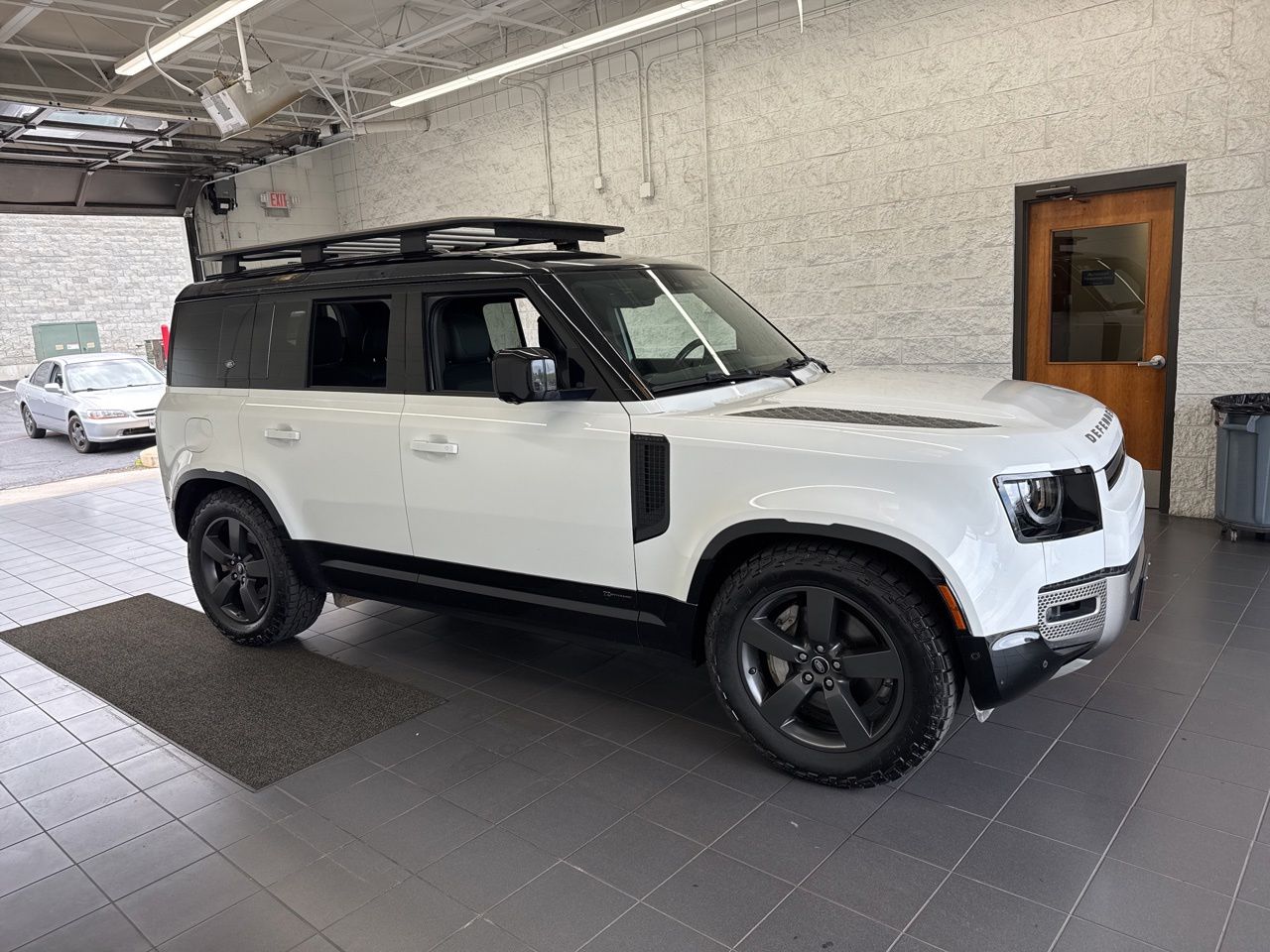 2021 Land Rover Defender X-Dynamic HSE's photo