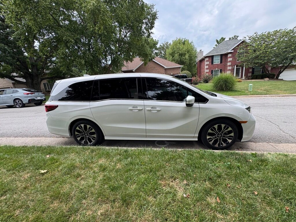 Used 2025 Honda Odyssey Elite Minivan/Van