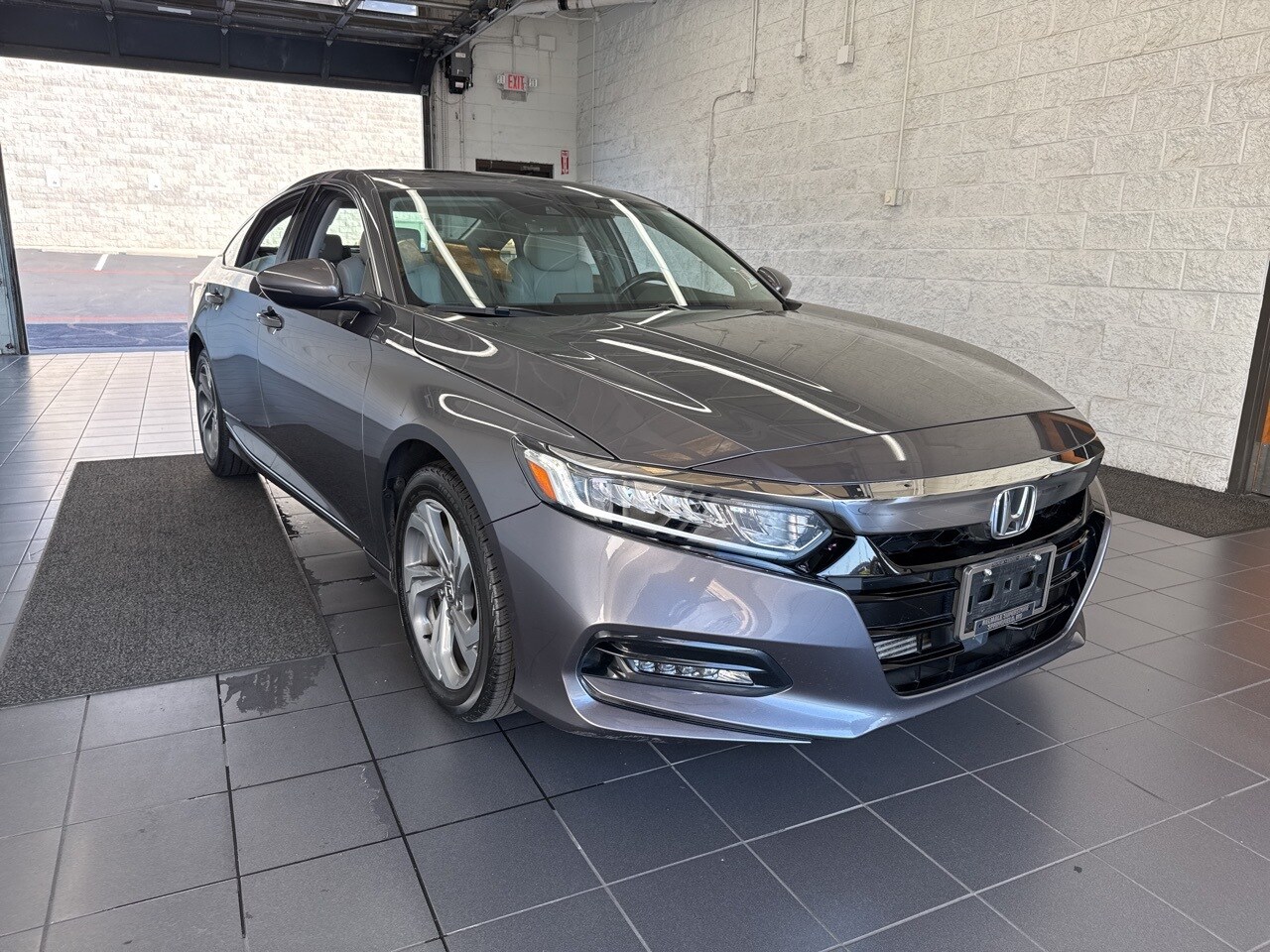 2020 Honda Accord EX-L 2.0T photo 2
