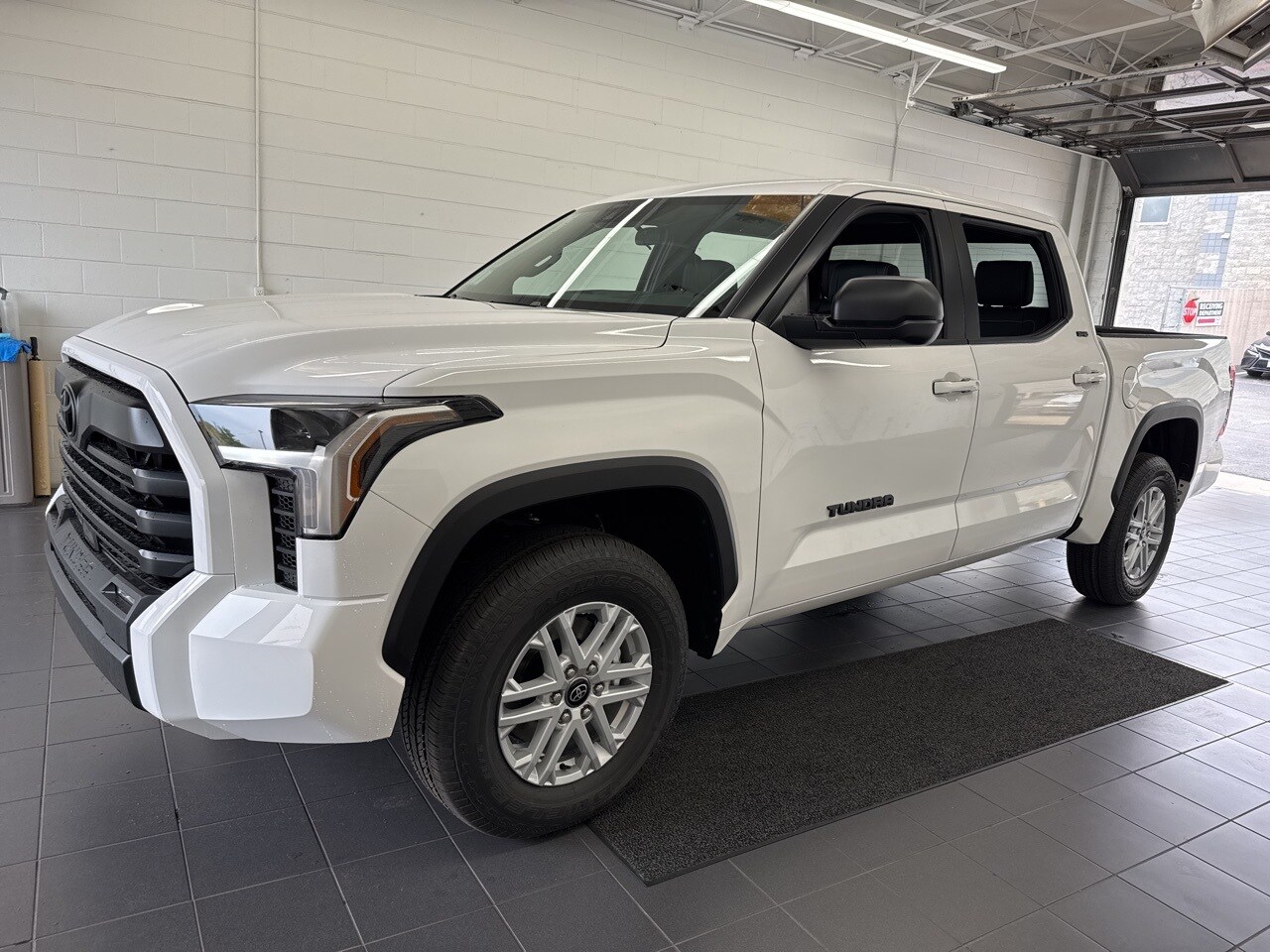 2026 Toyota Tundra SR5 photo 4