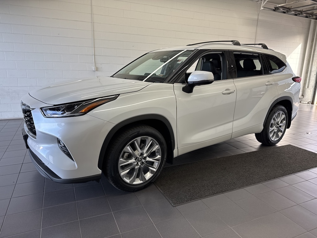 Certified 2022 Toyota Highlander Limited SUV