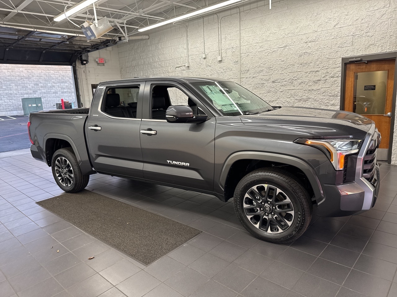 2026 Toyota Tundra Limited's photo