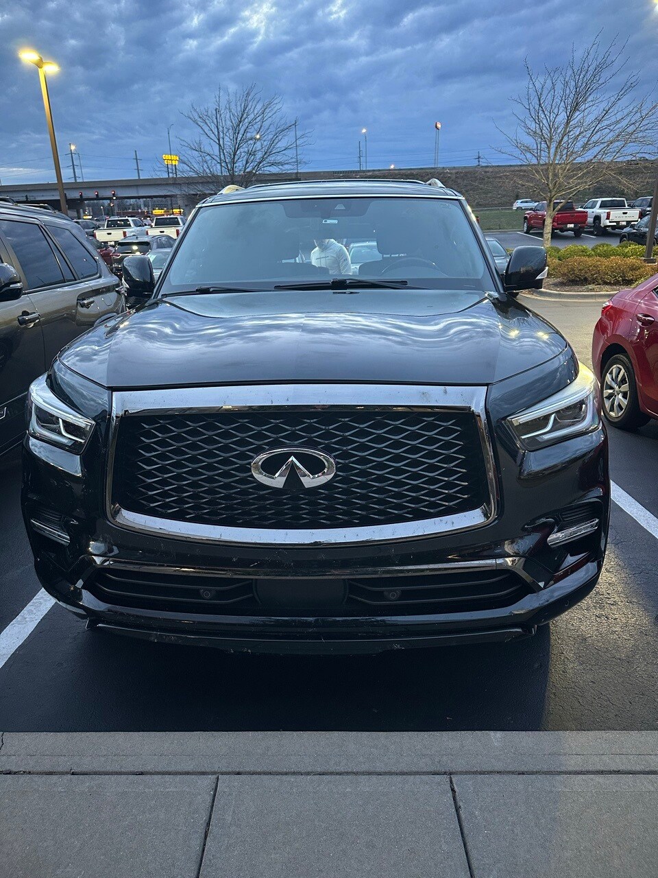 2020 Infiniti QX80 Luxe photo 3