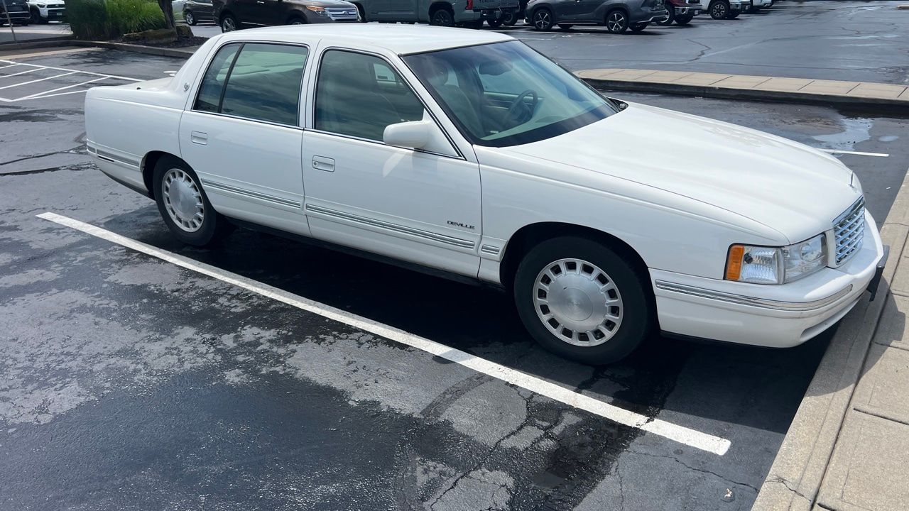 1999 Cadillac DeVille's photo