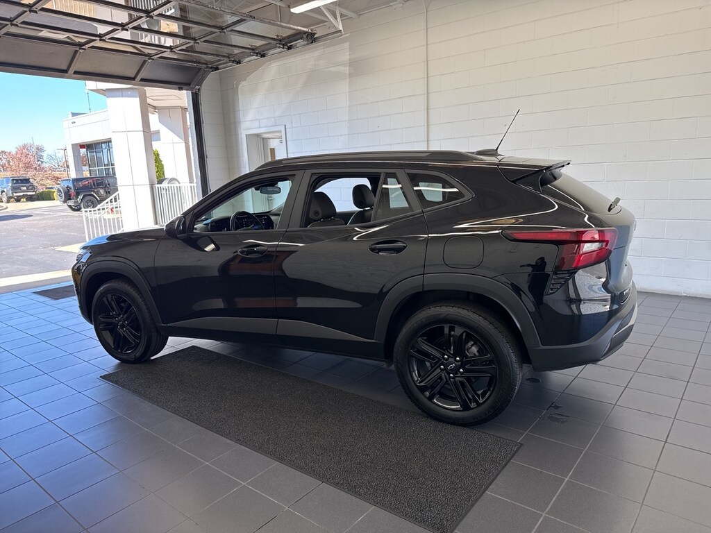 Used 2024 Chevrolet Trax Activ SUV