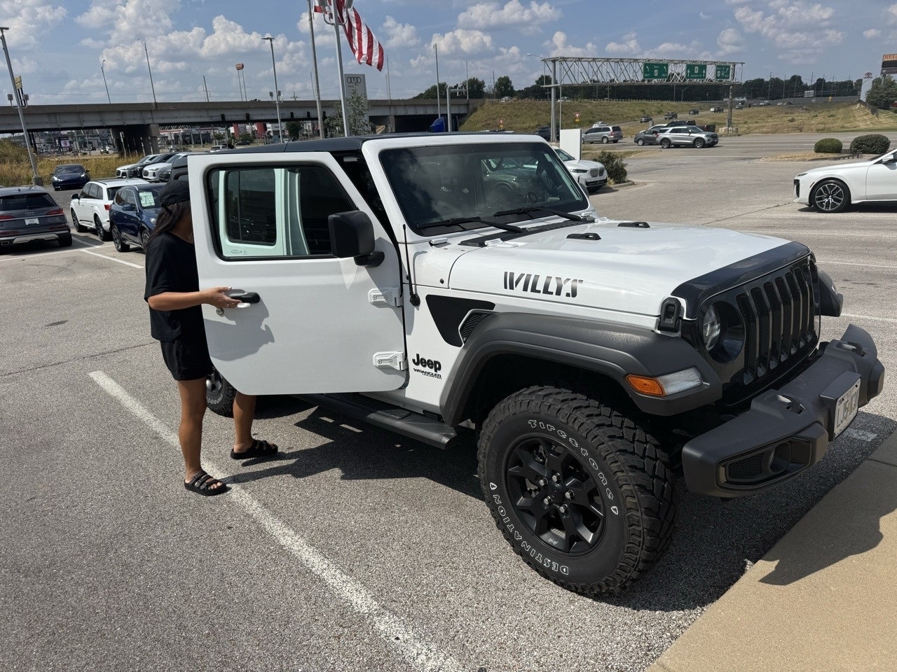 2022 Jeep Wrangler Unlimited Willys photo 3