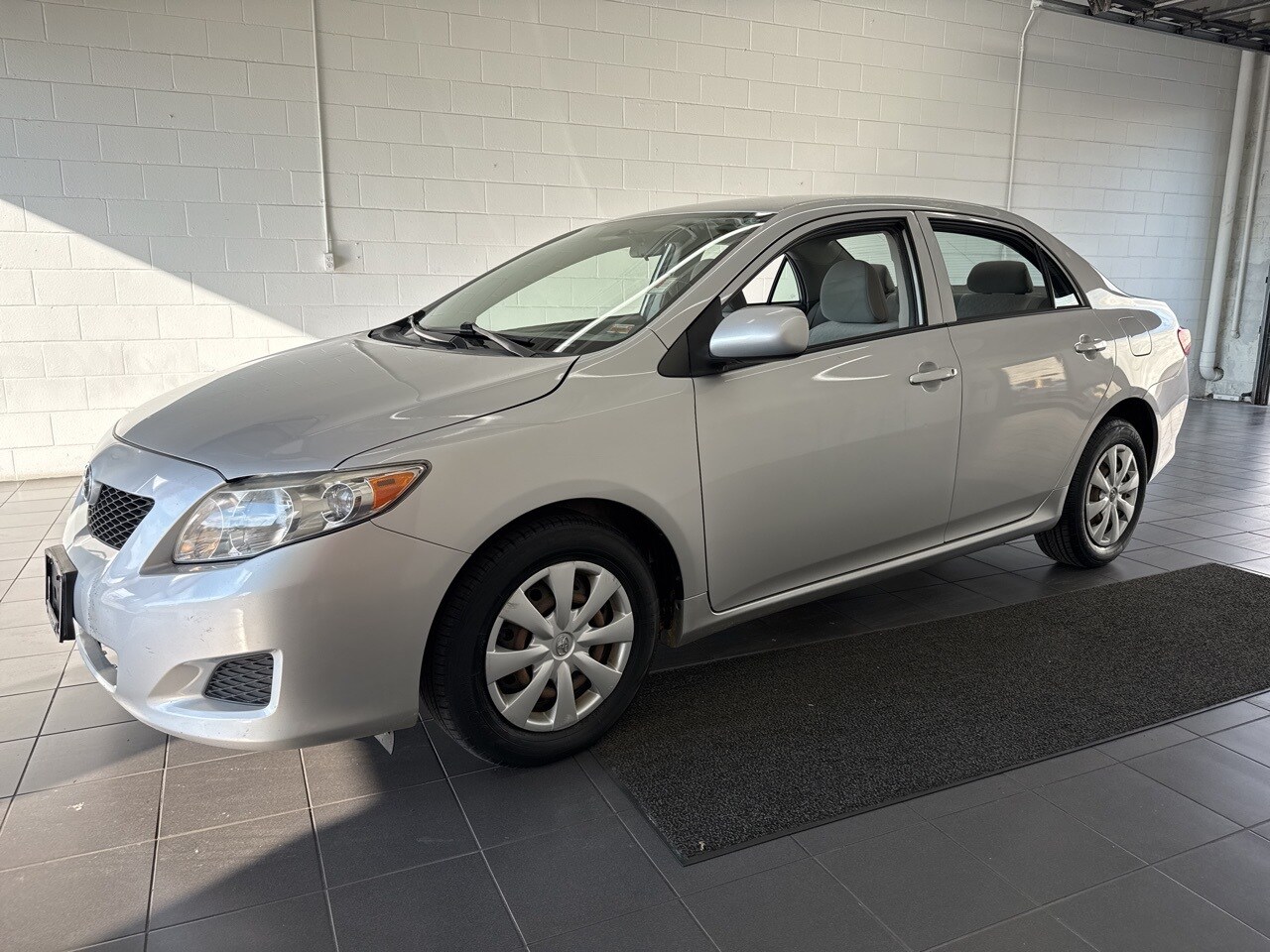 2009 Toyota Corolla LE photo 4