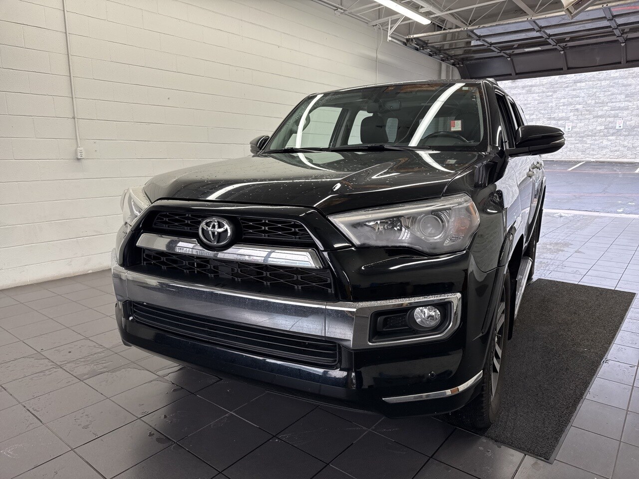 2018 Toyota 4Runner Limited photo 3