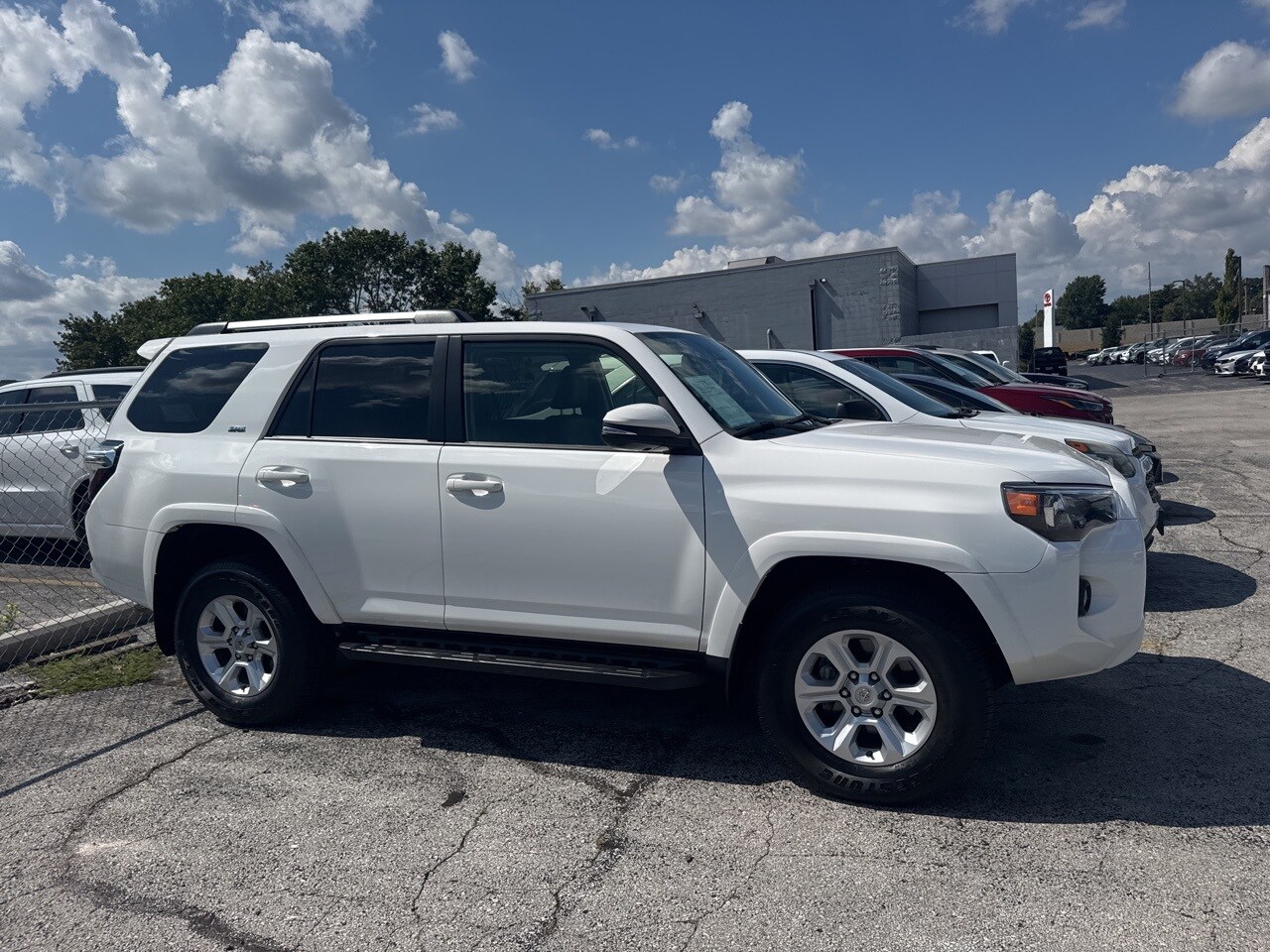 2022 Toyota 4Runner SR5 Premium photo 2