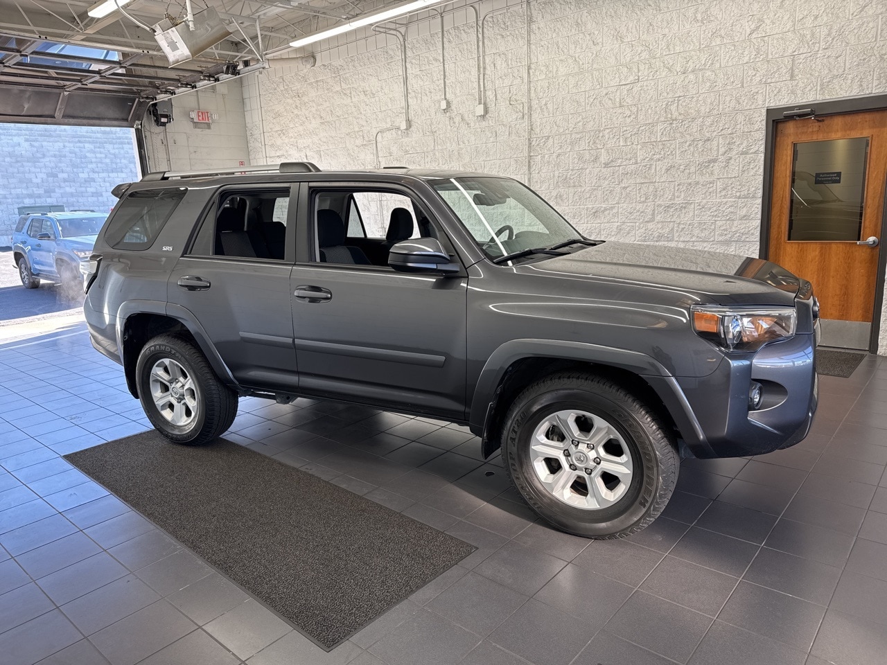 2023 Toyota 4Runner SR5's photo