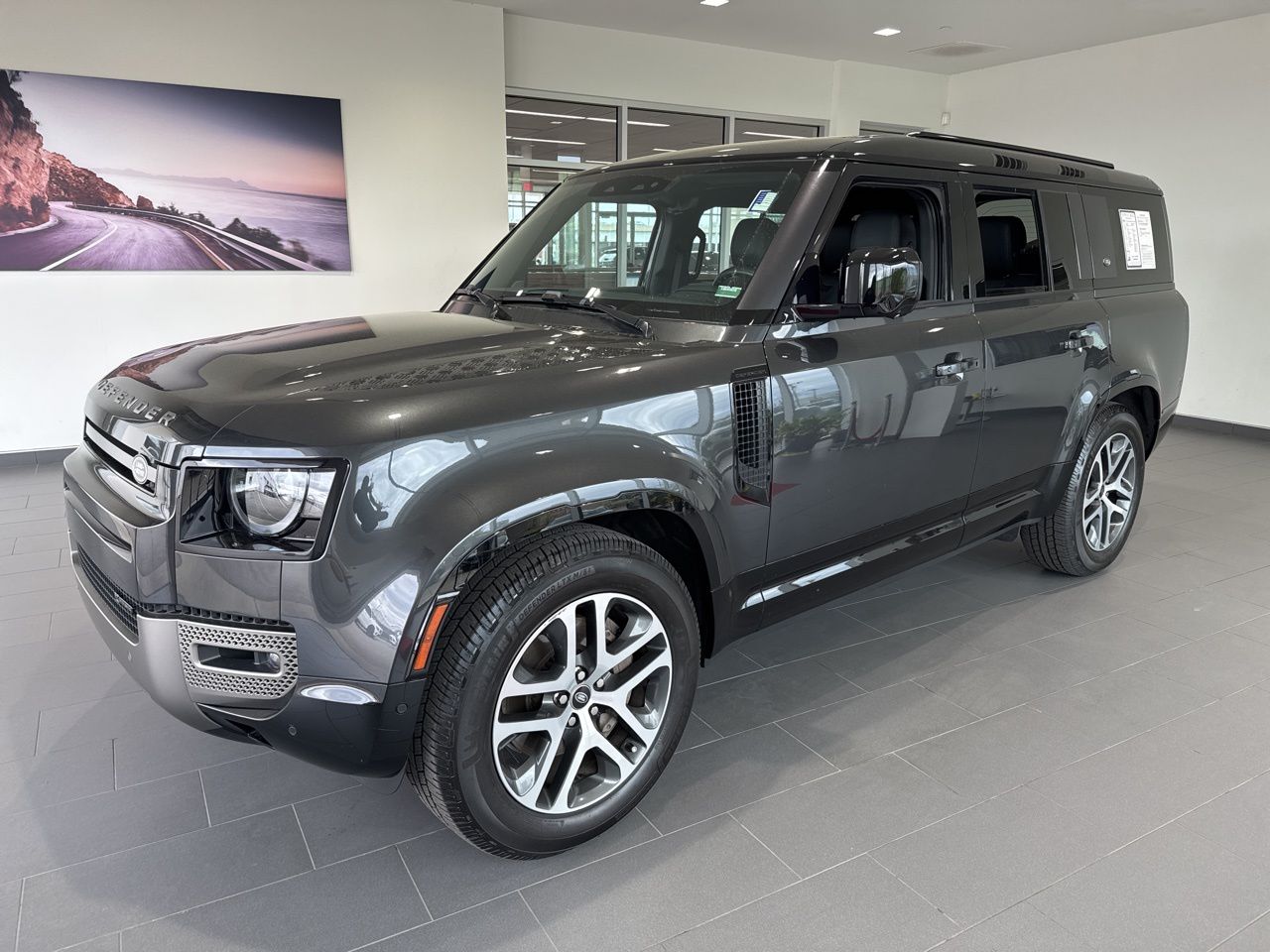 View vehicle photo 4