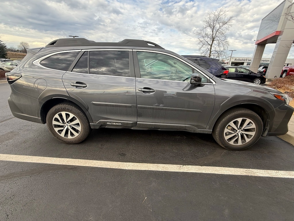 Used 2025 Subaru Outback Premium SUV