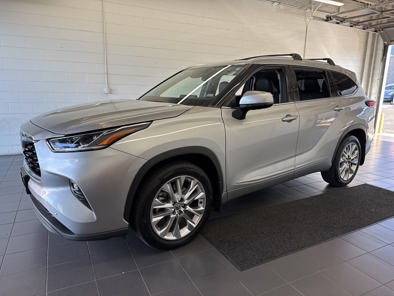 2022 Toyota Highlander Limited photo 4
