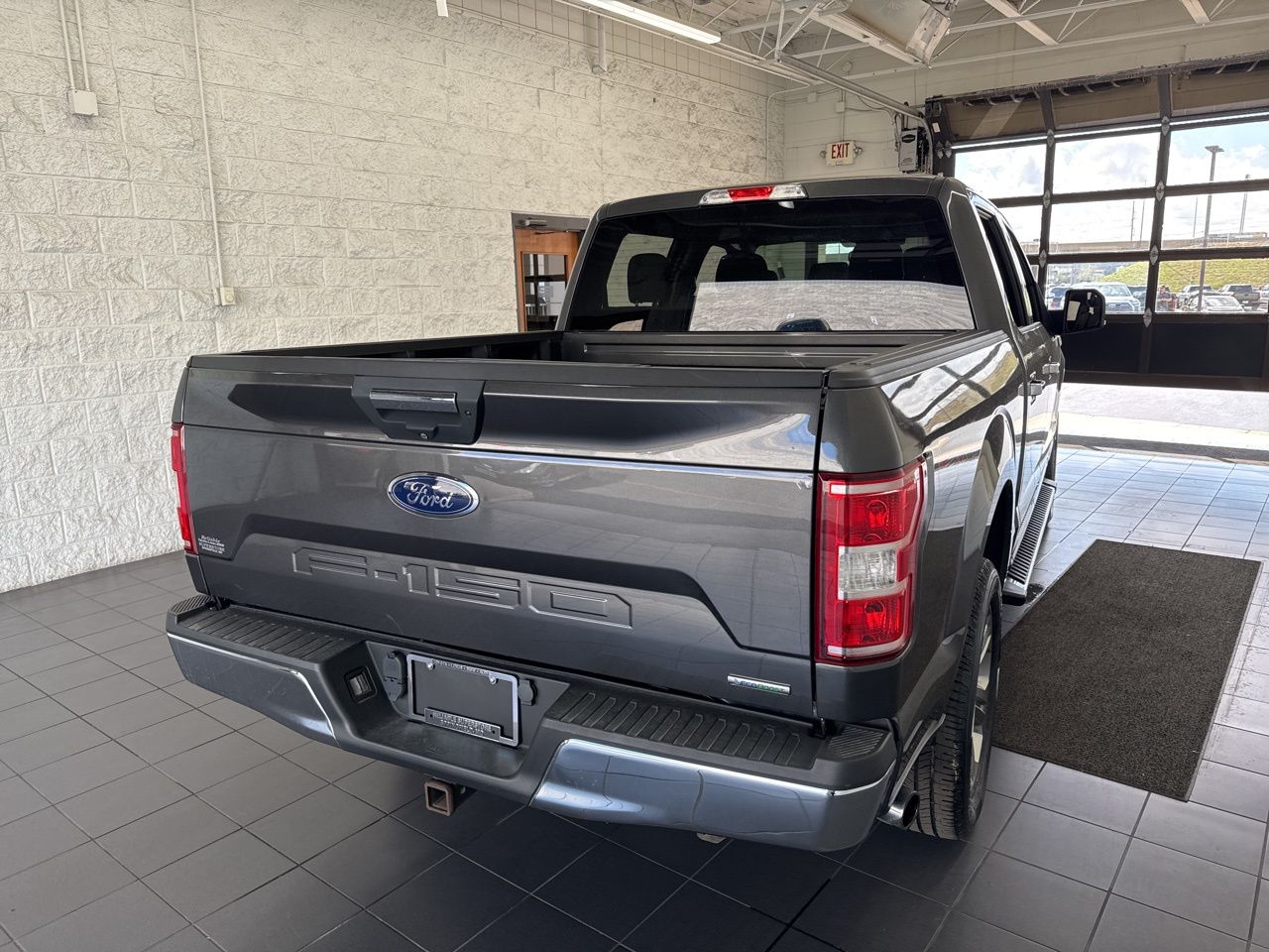 View vehicle photo 7