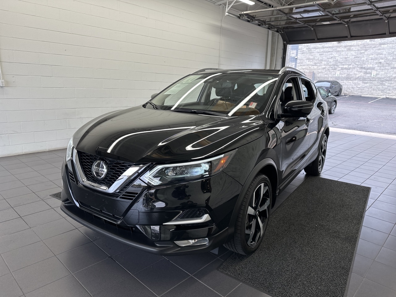 Used 2021 Nissan Rogue Sport SL with VIN JN1BJ1CW9MW453213 for sale in Springfield, MO