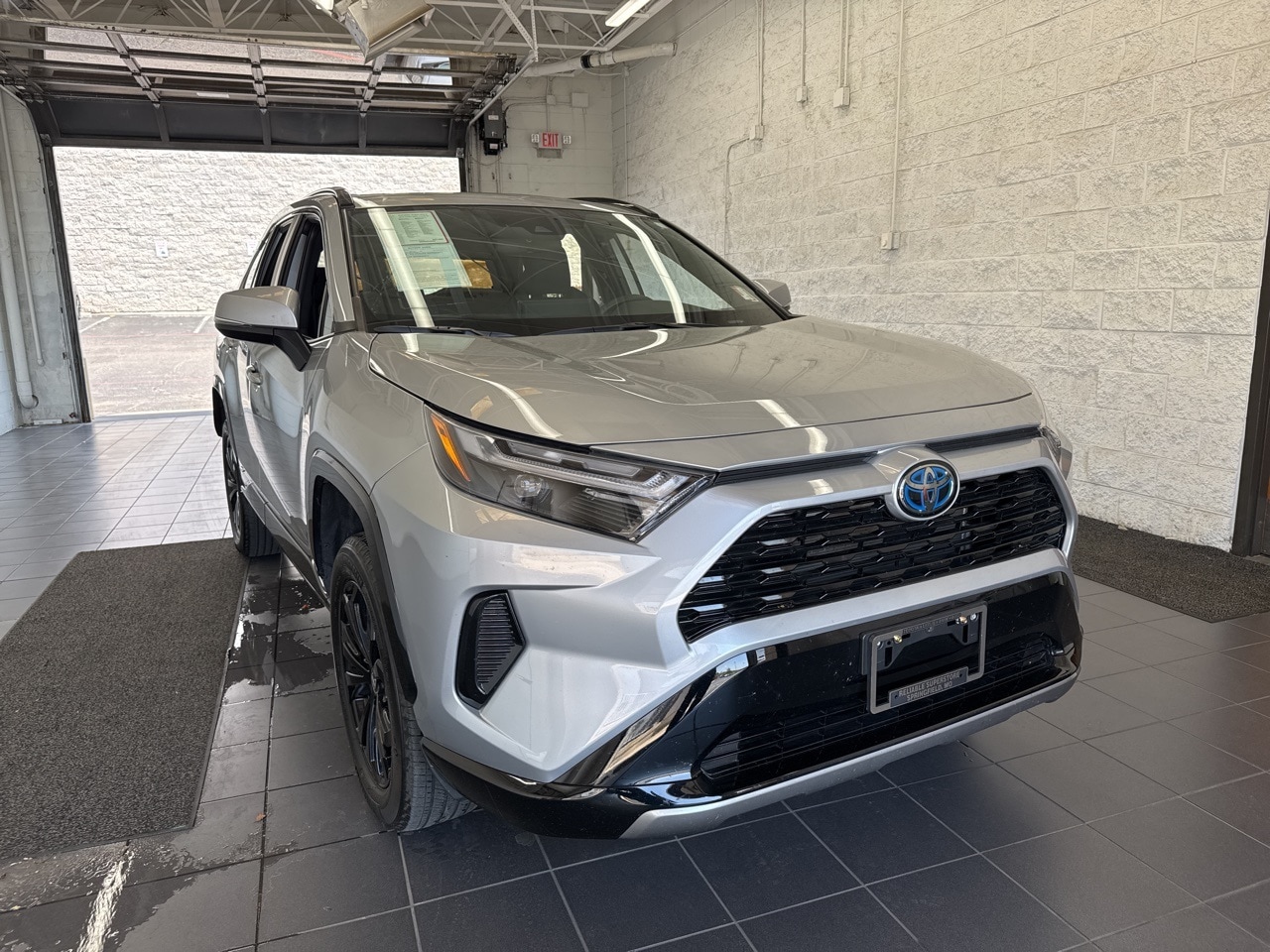 Certified 2024 Toyota RAV4 SE with VIN 2T3T6RFV9RW079020 for sale in Springfield, MO