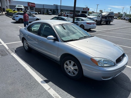 2007 Ford Taurus SEL Sedan