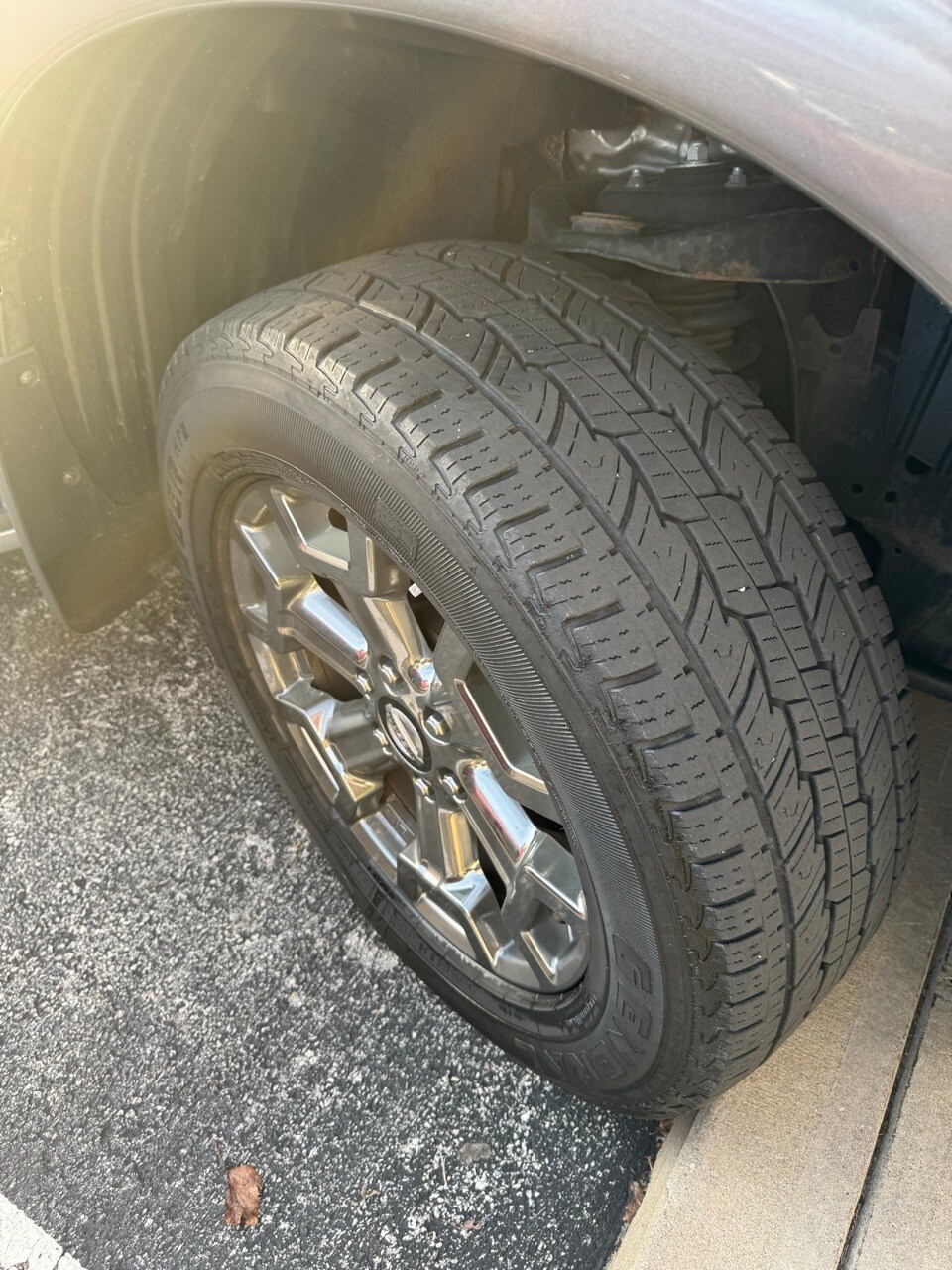 2019 Nissan Titan SL photo 4
