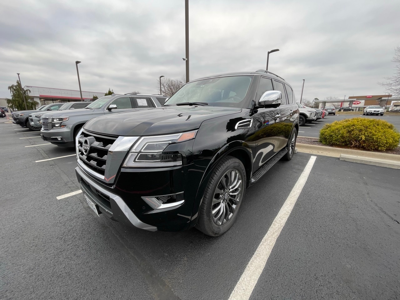 2024 Nissan Armada Platinum's photo