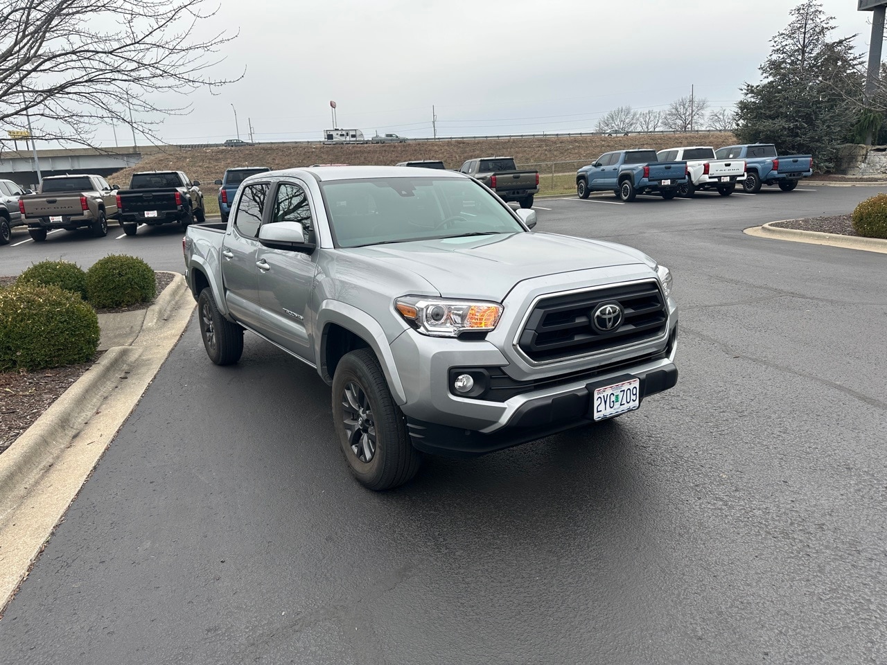 2023 Toyota Tacoma SR5's photo