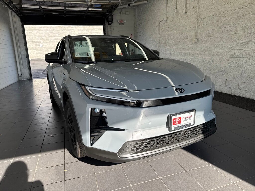 New 2026 Toyota C-HR SE SUV