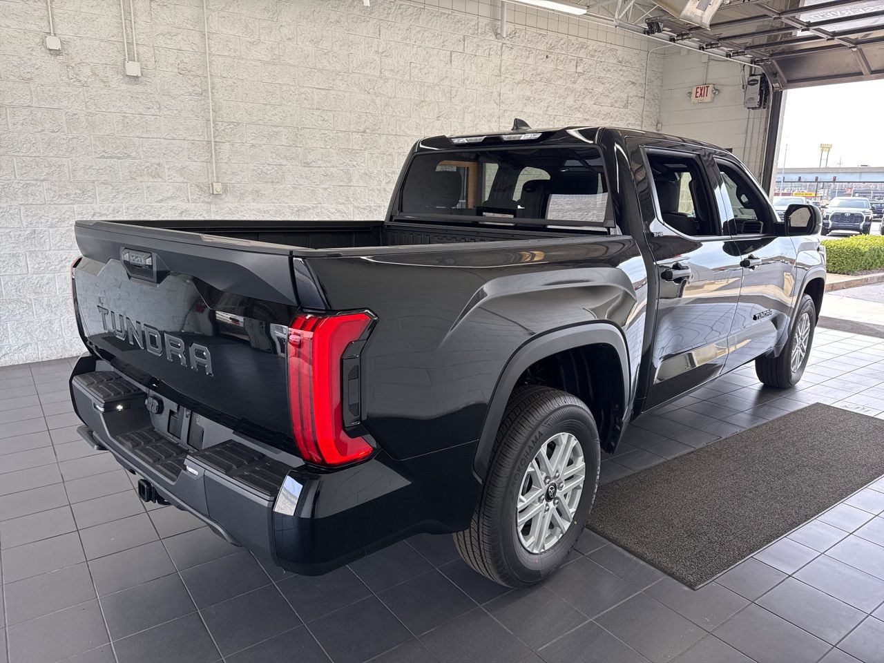 2026 Toyota Tundra SR5 - Photo 8