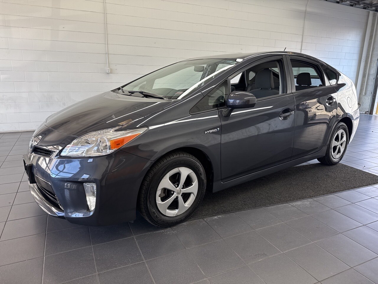 2012 Toyota Prius Three photo 4