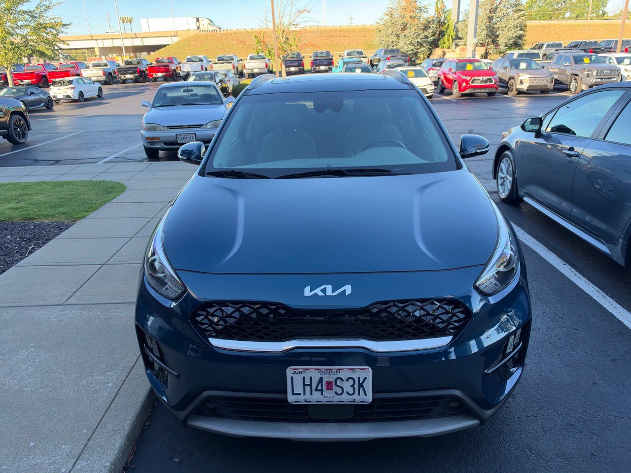 Used 2022 Kia Niro EX Premium SUV