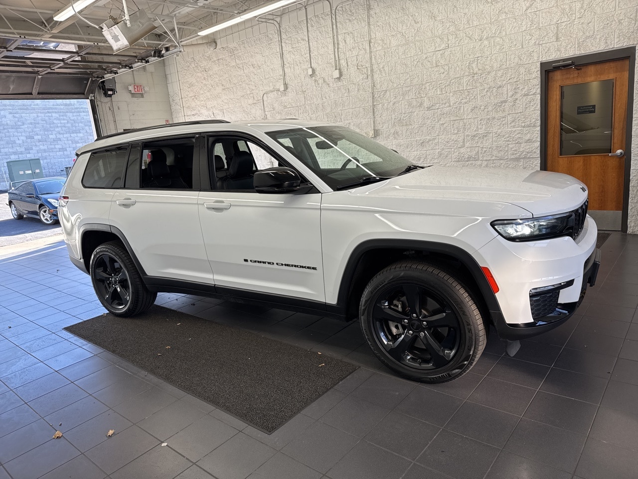 2023 Jeep Grand Cherokee L Limited's photo