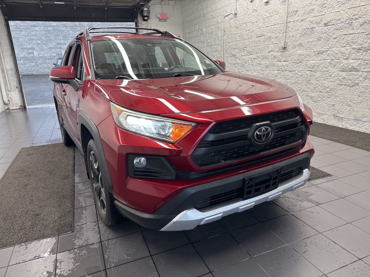 2019 Toyota RAV4 Adventure photo 2