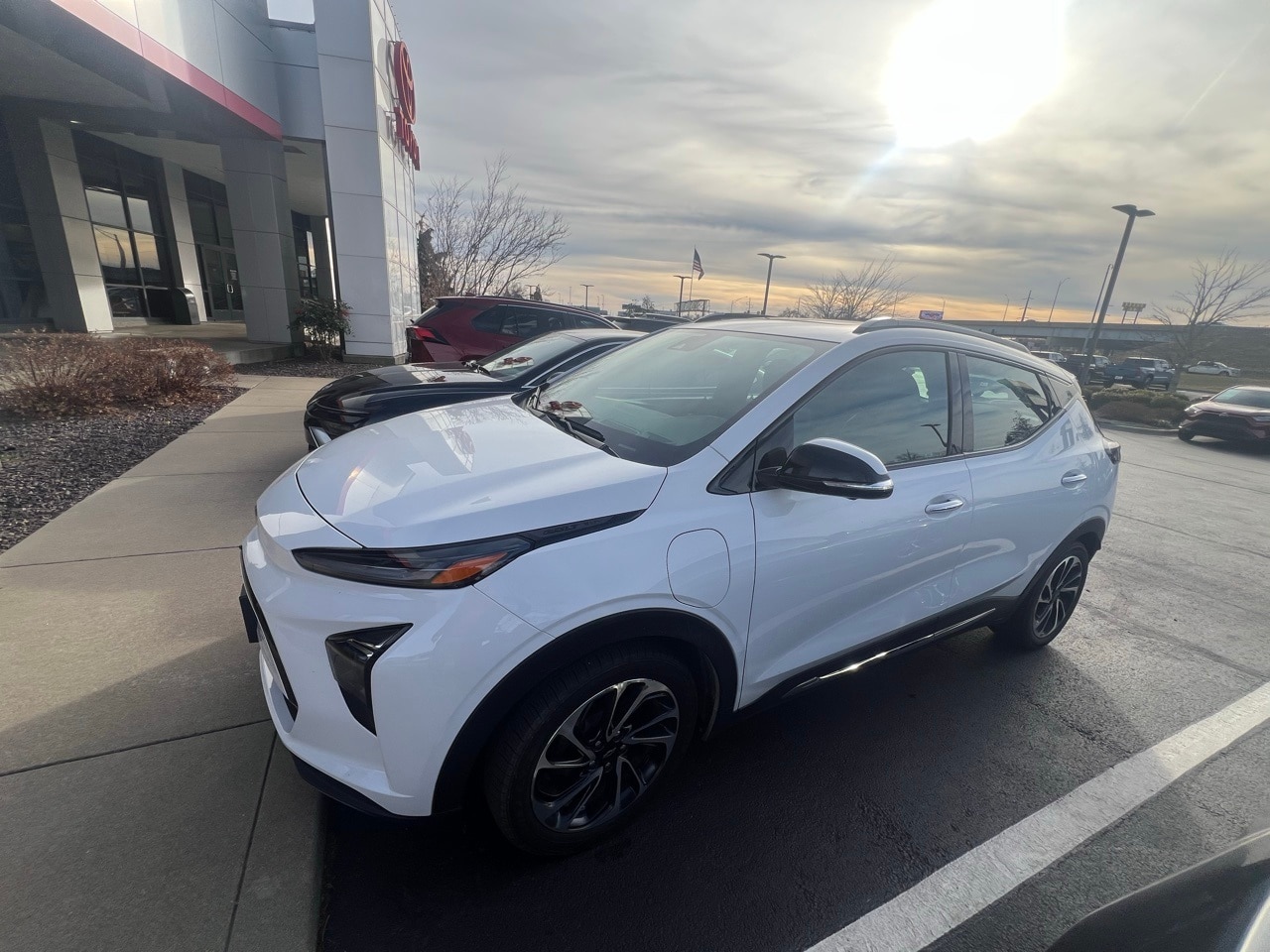 Used 2022 Chevrolet Bolt EUV Premier with VIN 1G1FZ6S08N4107807 for sale in Springfield, MO