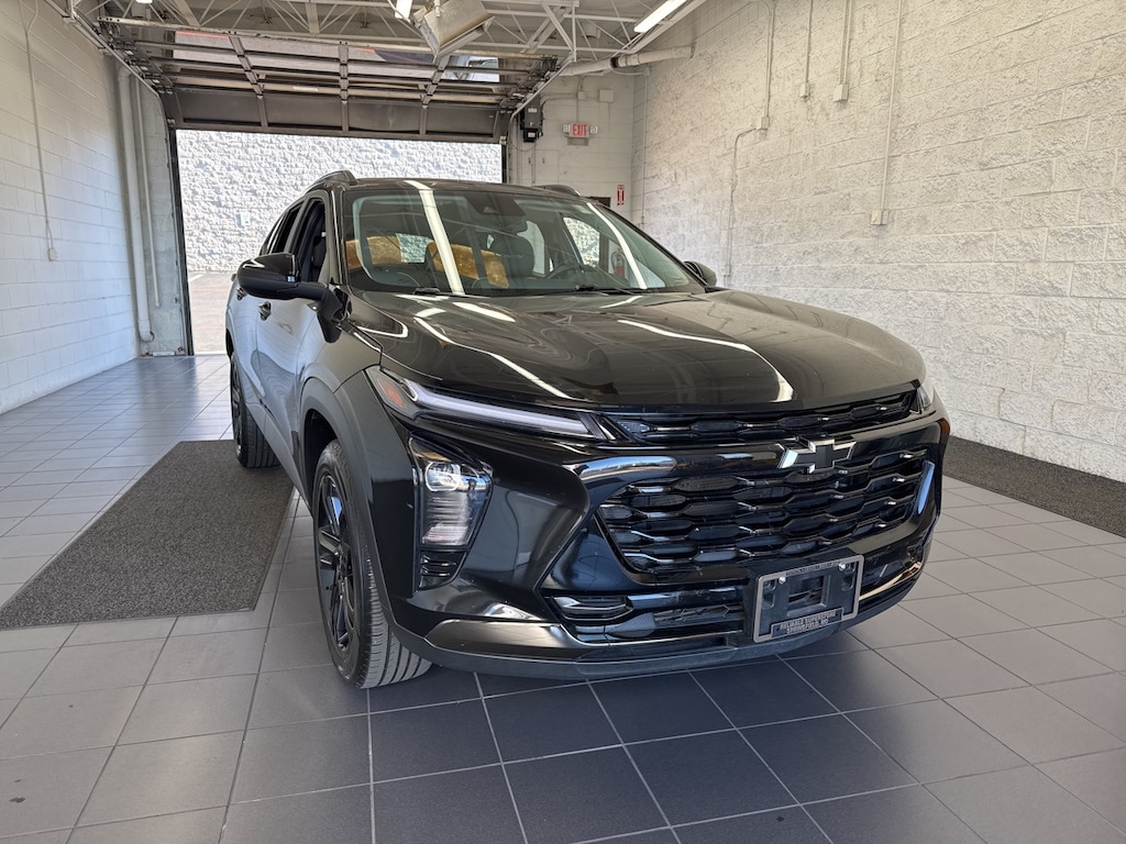 Used 2024 Chevrolet Trax Activ SUV